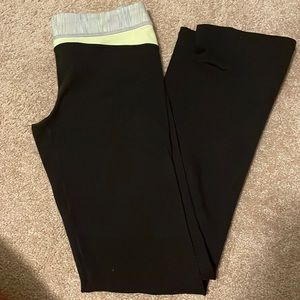 Ivivva by Lululemon girls revisable yoga pants
